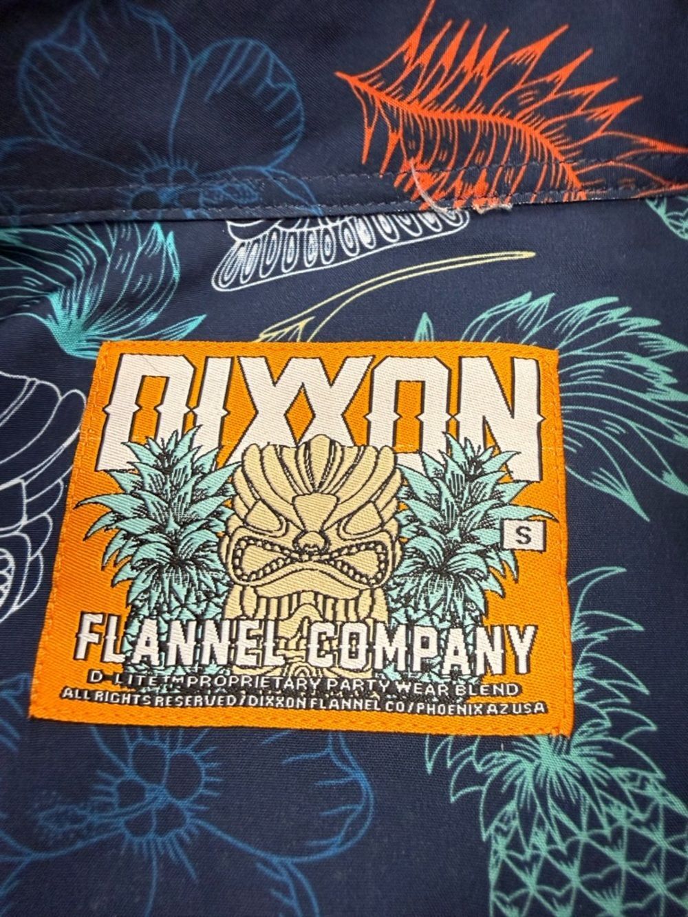 Dixxon “Tiki Time”  Navy Tropical Print Short Sleeve Button-Up Shirt Lightweight - Picture 2 of 7